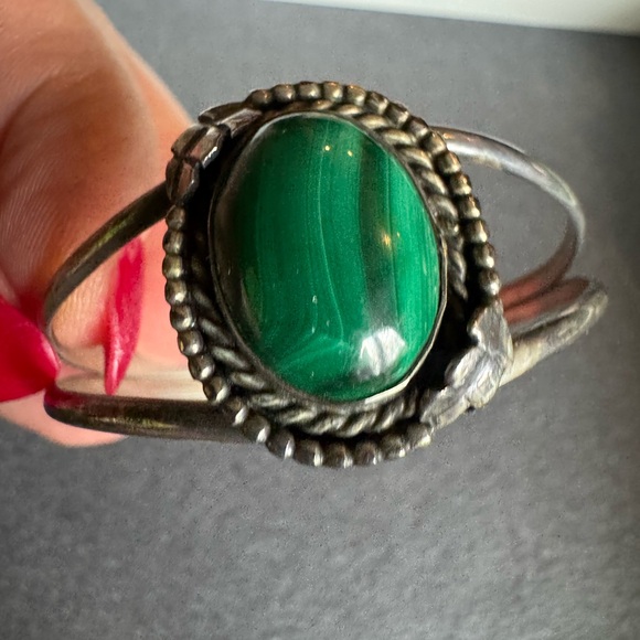Stunning vintage malachite and Sterling silver cuff bracelet